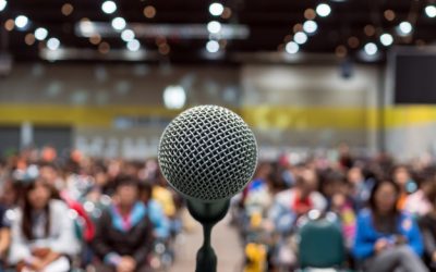 microphone-abstract-blurred-photo-conference-hall-seminar-room-exhibition-center-b_41418-158